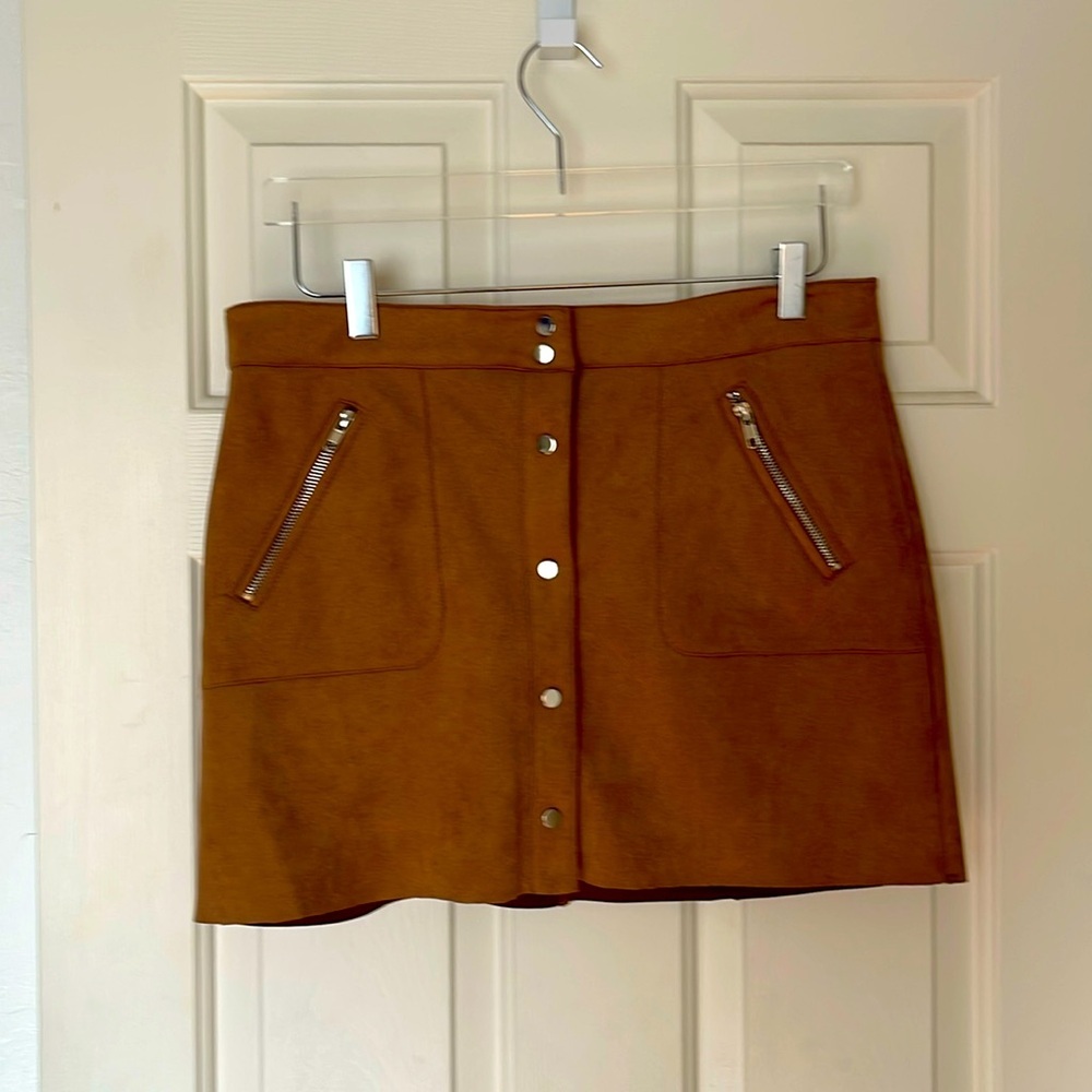 Brown Women’s Skirt S:L 15”L